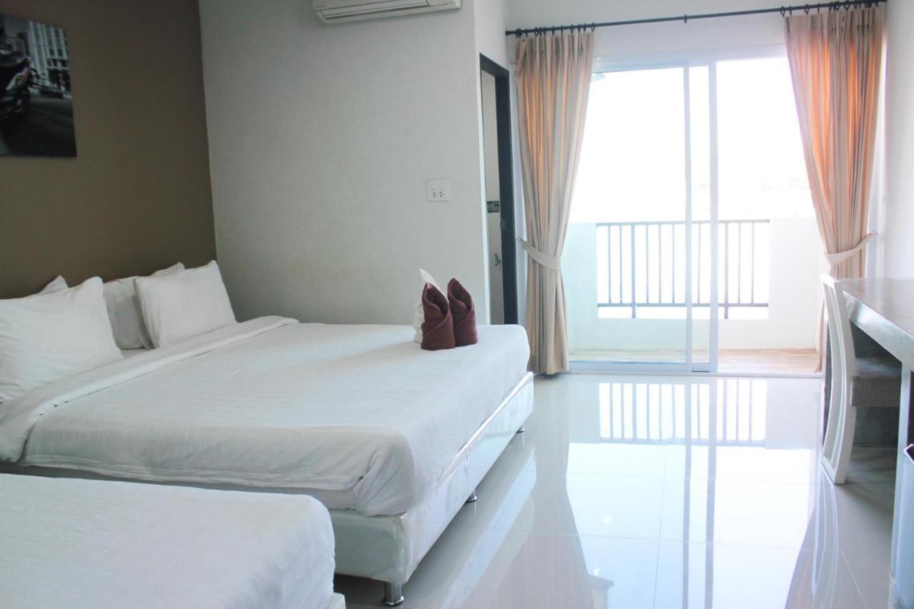 Plus Hotel Loei Exterior foto